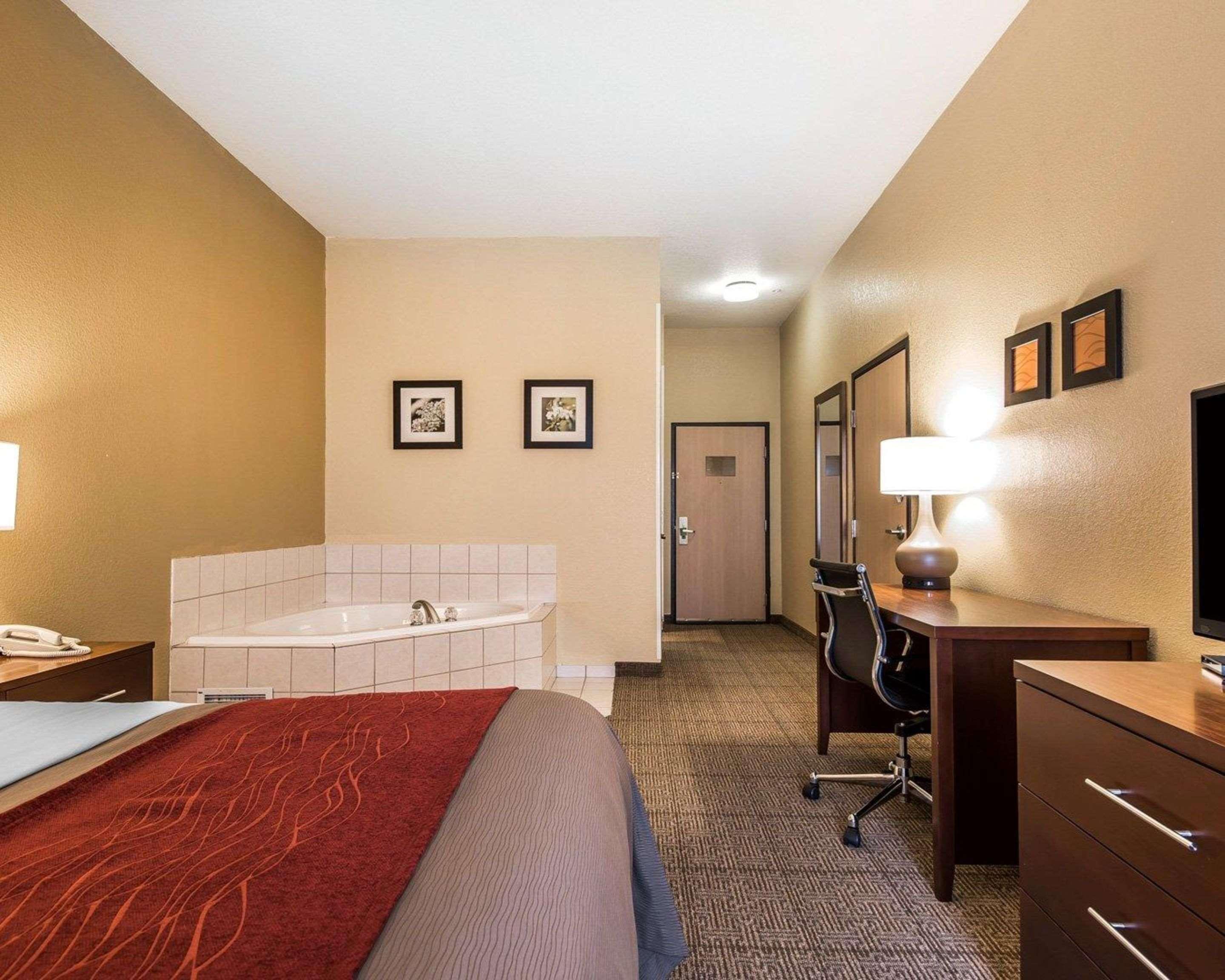 Quality Inn & Suites Bethany Eksteriør bilde
